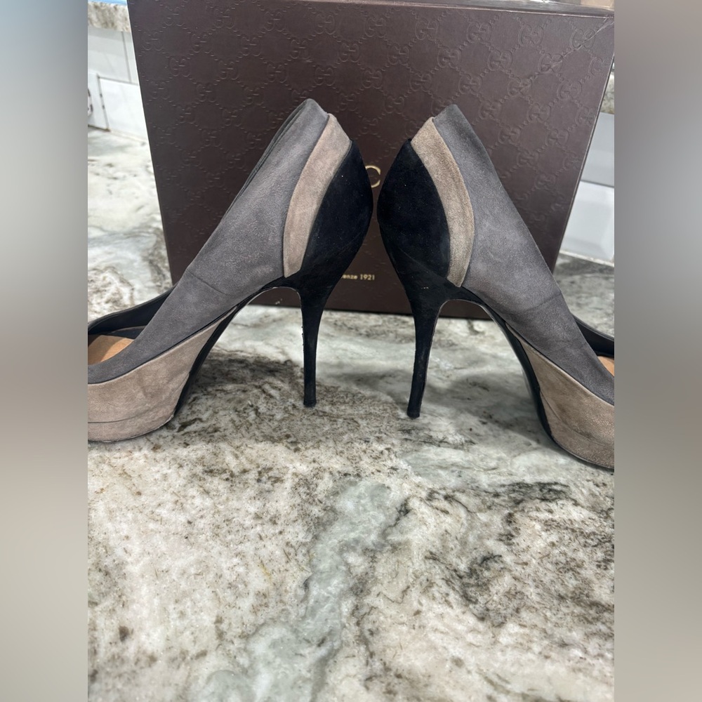 Gucci Women's Taupe Peep-Toe Heels Size:41 - Picture 9 of 10
